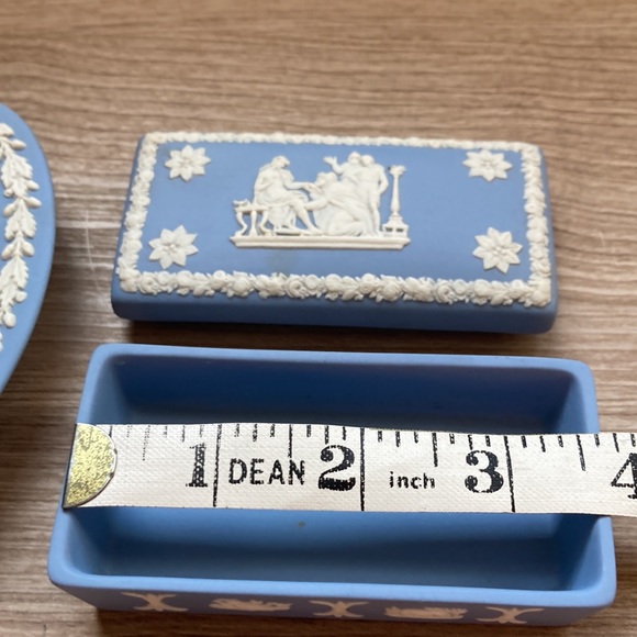 Wedgwood England jasperware vesta match box and heart plate - Picture 4 of 16